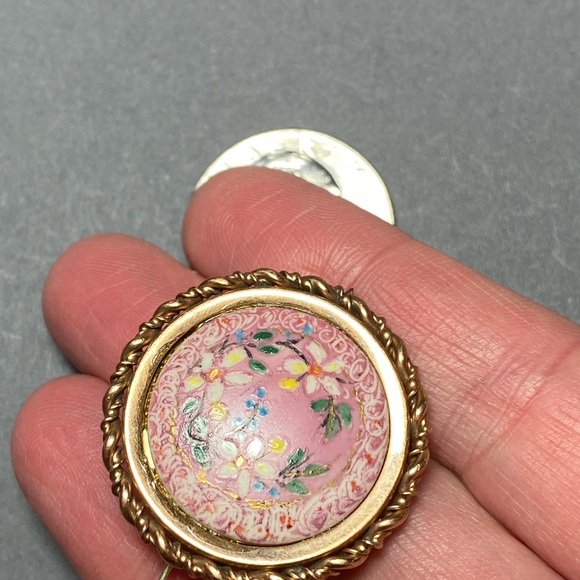 Victorian handpainted pink flower c clasp pin - Picture 4 of 4